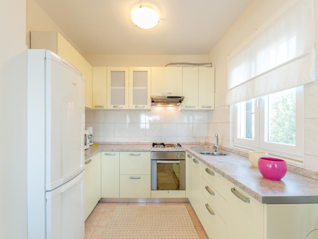 Holiday House Mareta, Sea View Dragove Exterior photo