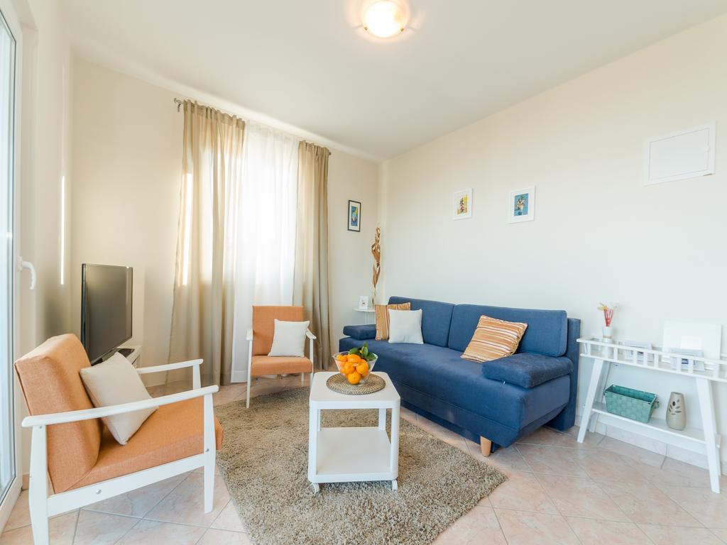 Holiday House Mareta, Sea View Dragove Exterior photo