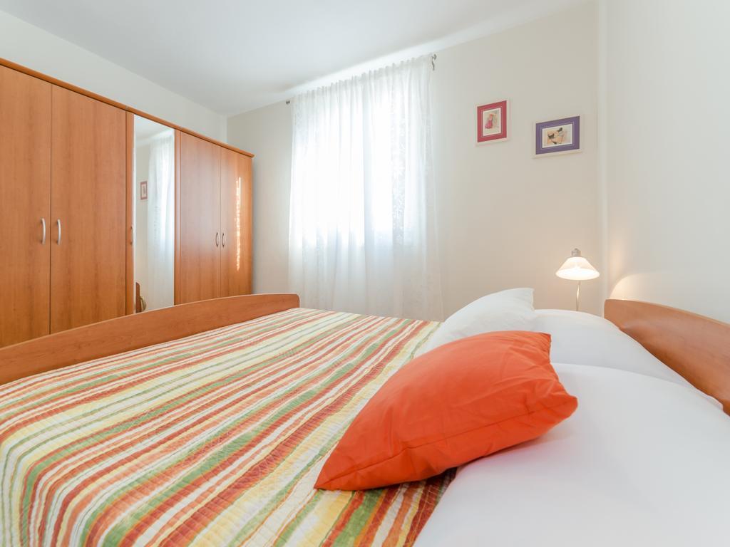 Holiday House Mareta, Sea View Dragove Exterior photo