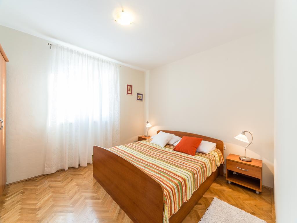 Holiday House Mareta, Sea View Dragove Exterior photo